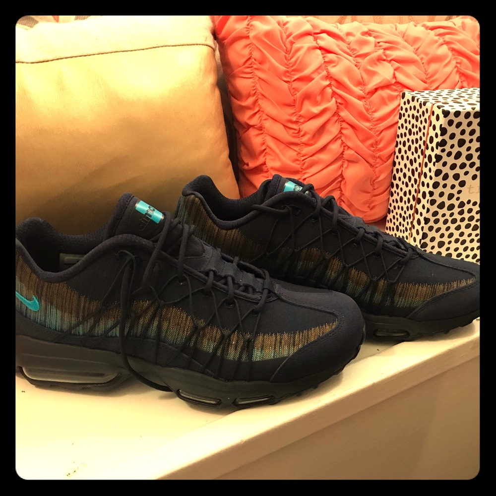 NWOT Nike AirMax